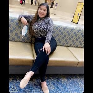 Meet your Posher, Roxana